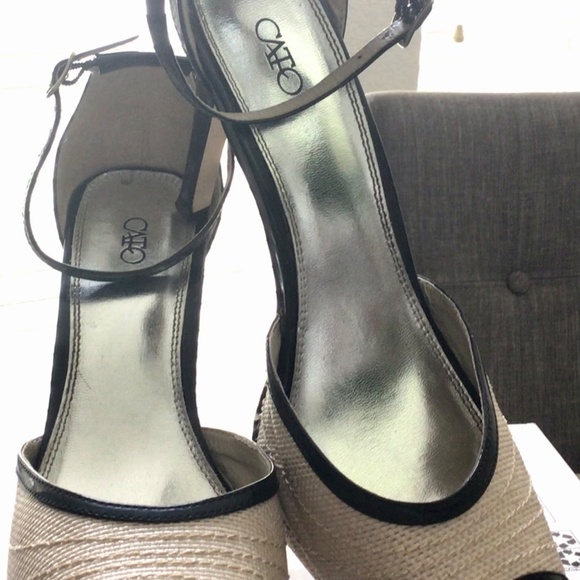 Cute Cute Beige and Black Sandal Heel - Picture 6 of 7